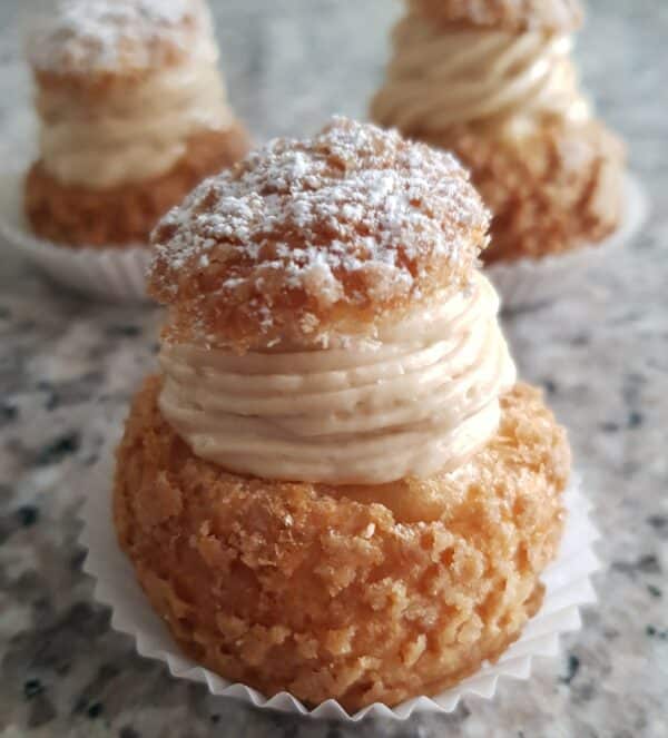 Mini chou chantilly au caramel beurre salé